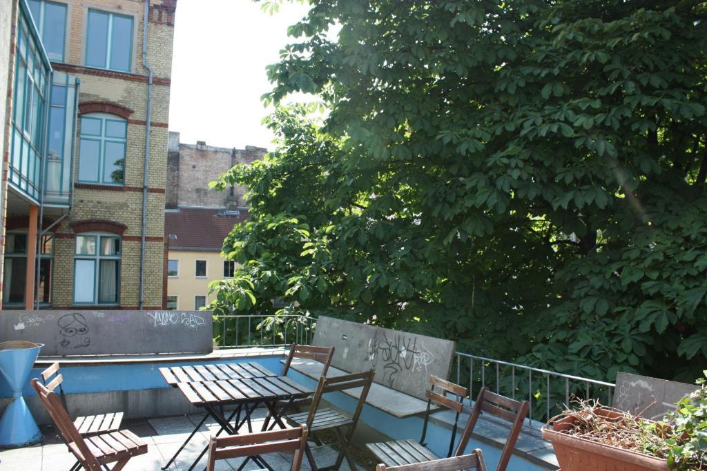 Baxpax Kreuzberg Hostel Berlino Esterno foto