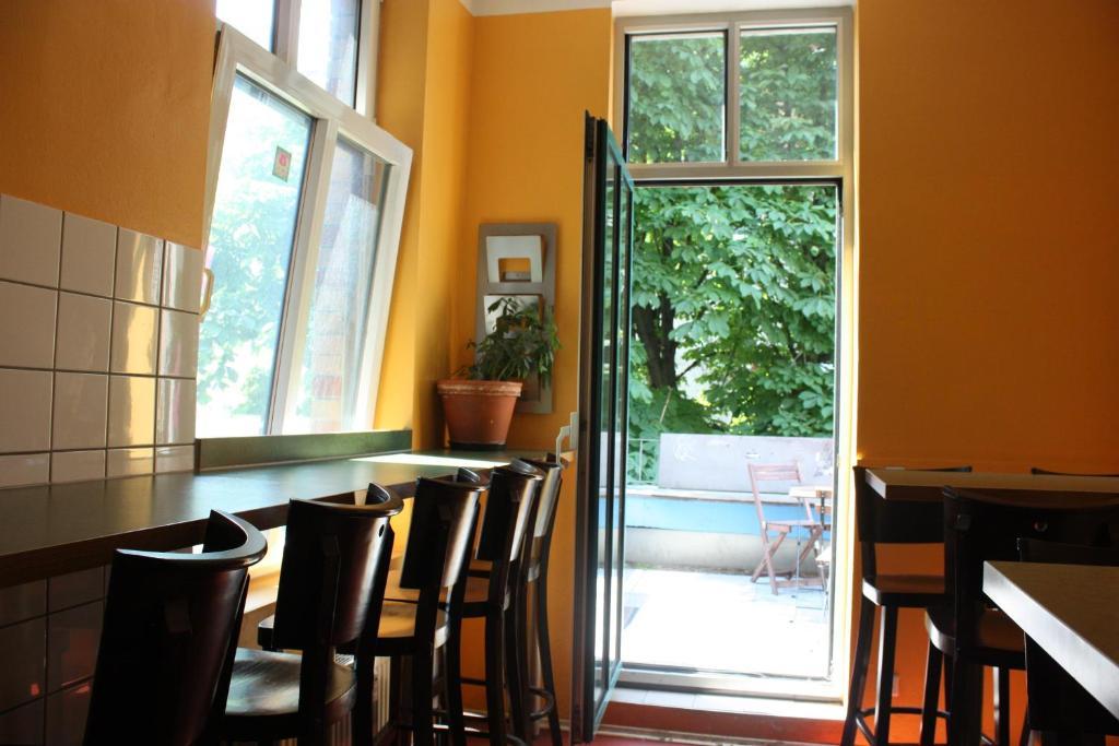 Baxpax Kreuzberg Hostel Berlino Esterno foto